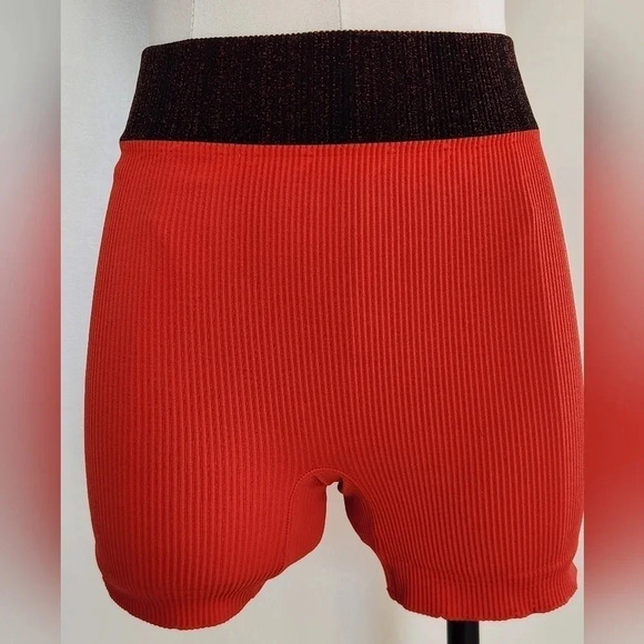 Bundle! || FREE PEOPLE MOVEMENT || short/top bundle NWOT - Picture 6 of 10